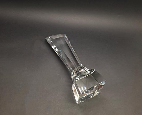 درع تروفي كريستال برأس مشطوف