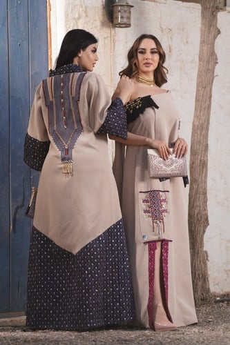 جلابية مطرزه