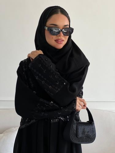 عبايه سوداء قماش انترنت