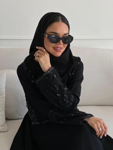 عبايه سوداء قماش انترنت