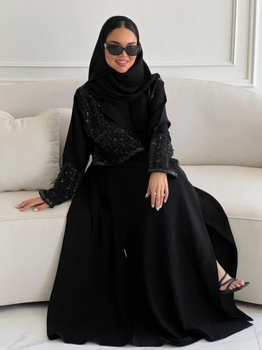 عبايه سوداء قماش انترنت