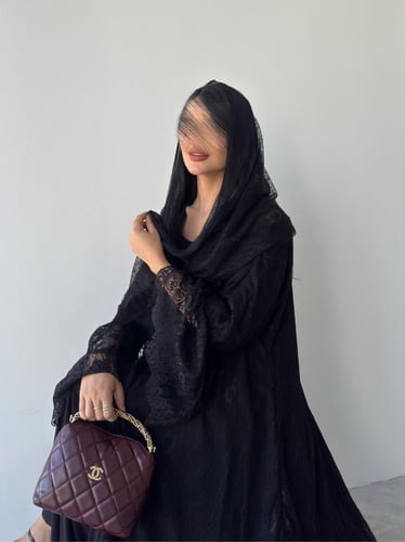 عباية دانتيل فرنسي مبطن مع تدخيلات كريستال
