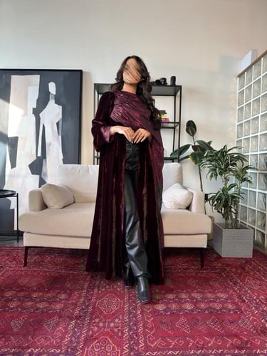 عباية مخمل لمعة مع شال وطرحة