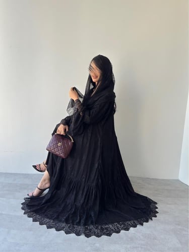 عباية دانتيل فرنسي مبطن مع تدخيلات كريستال