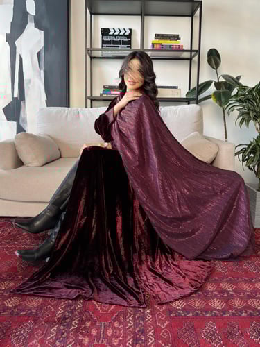 عباية مخمل لمعة مع شال وطرحة