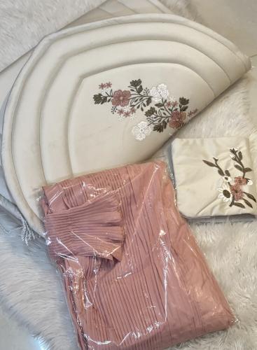 طقم سجاد أسفنج + شرشف صلاة مرد مكسر + لبس مصحف