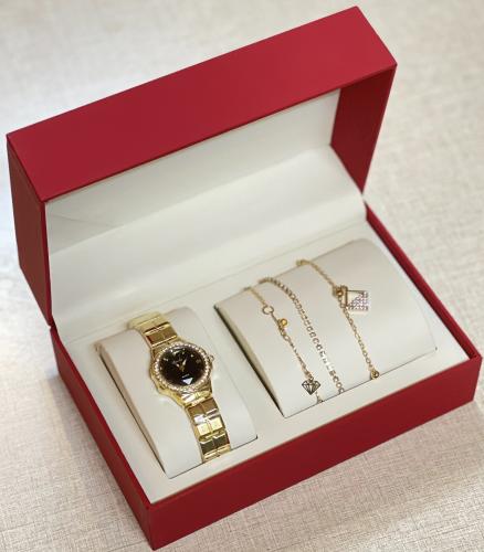 طقم نسائي ساعة و 3 اساور ماركة ستاجوي