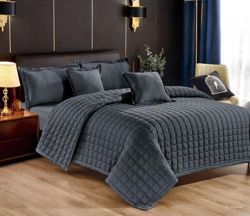 مفرش نفر ونص روزي مضغوط سادة صيفي بتصميم مربعات