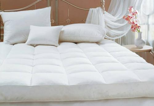 بكج الشامل لباد الغيمة ارتفاع 20 سم + 1مخدة فندقية...