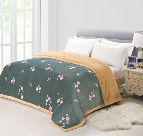 بطانية فلور نفرين 3 كيلو بنمط وجهين المخمل والفرو