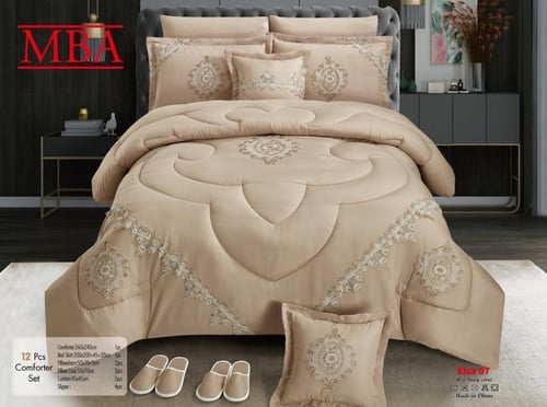 مفرش نفرين ملكي بنمط التطريز