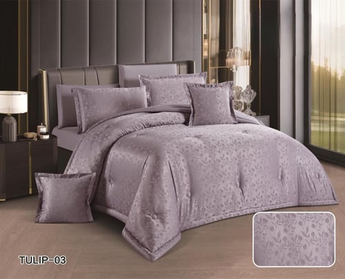 مفرش نفرين فخم ملكي بنمط النقش ليضيف الجمال والانا...