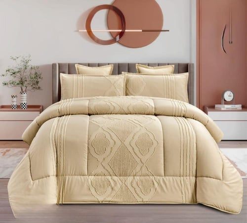 مفرش نفرين ملكي ذو طابع النقش ليوفر لك الراحة