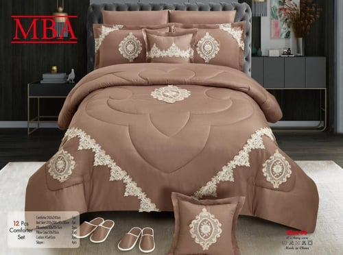 مفرش نفرين ملكي بنمط التطريز