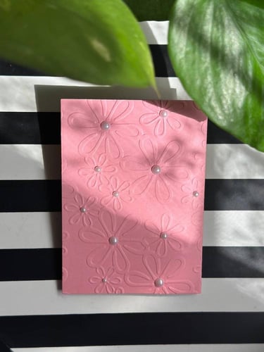 كرت تهنئة بورود بارزة ولؤلؤ - Jun 25