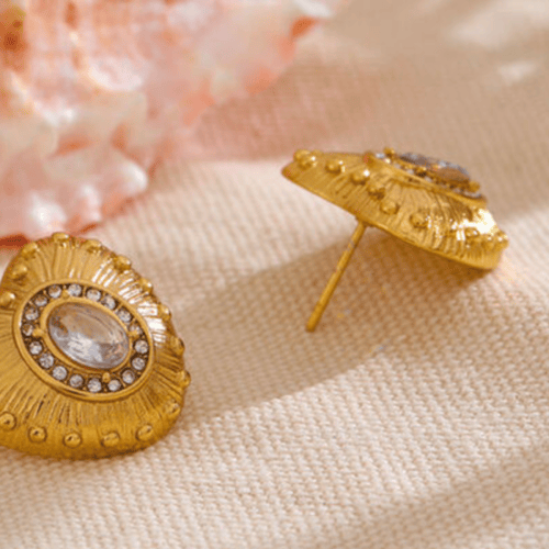 أقراط على شكل قلب