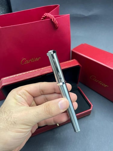 قلم كارتير دومو فضي مخطط