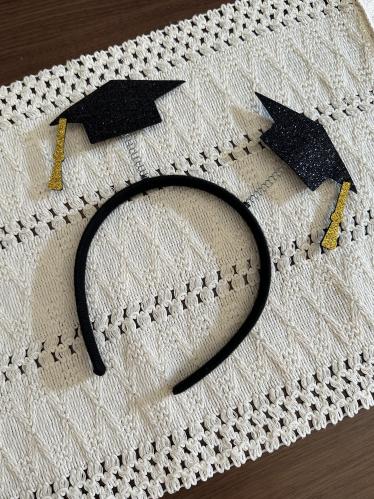 Graduation collar
