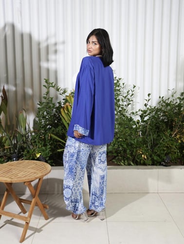 طقم بدلة كاجوال لون أزرق وأبيض