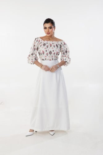 فستان أبيض بأكمام أحمر مشجر
