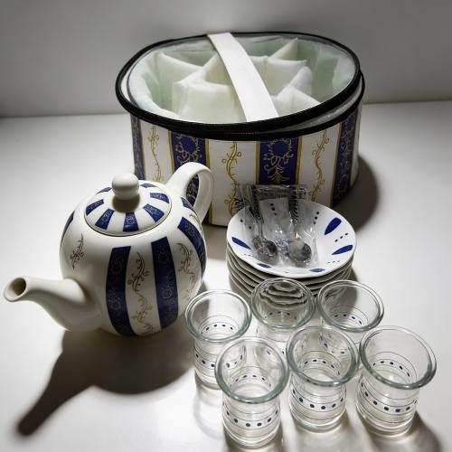 عزبة الشاي الكويتية احمر و ازرق ابو نقطة