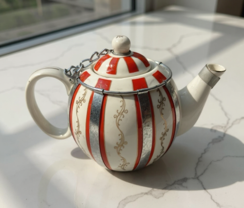 ابريق شاهي بورسلان نقشة كويتيه مسبت (معدل)