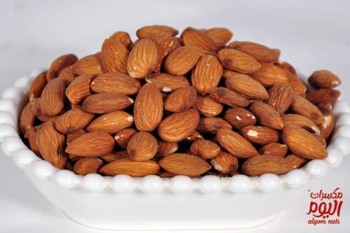 لوز امريكي خام (نيء)