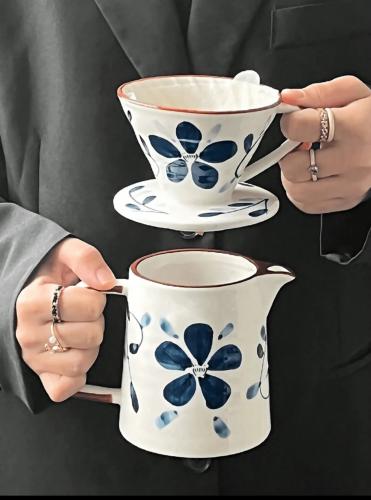 قمع وسيرفر سيراميك بنقوش زرقاء