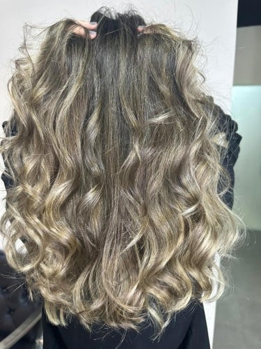 صبغة و خصل طويل خفيف Long hair highlight