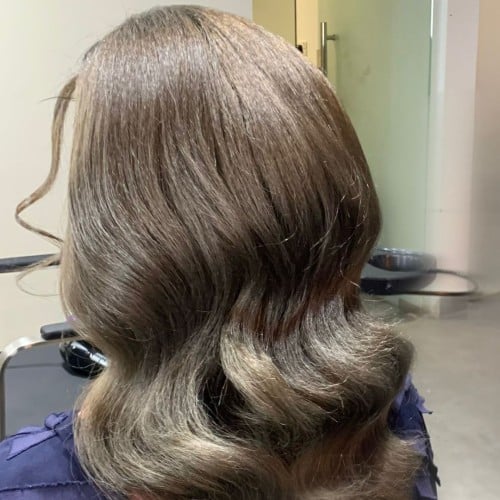 تسريحة شعر وسط Medium Hair Styling