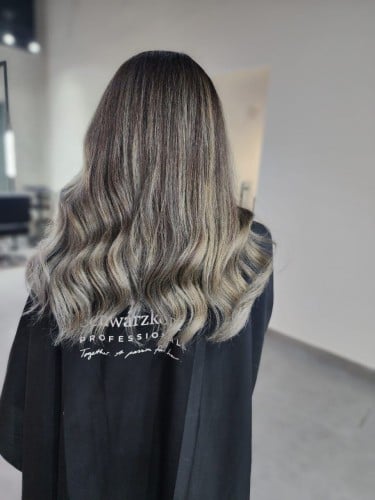 صبغة و خصل وسط ثقيل Medium hair2 highlight