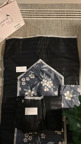 طقم صلاة سجاده +تلبيسة مصحف +شرشف