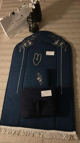 طقم صلاة السكينه كحلي