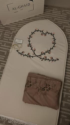 طقم صلاة قلب.