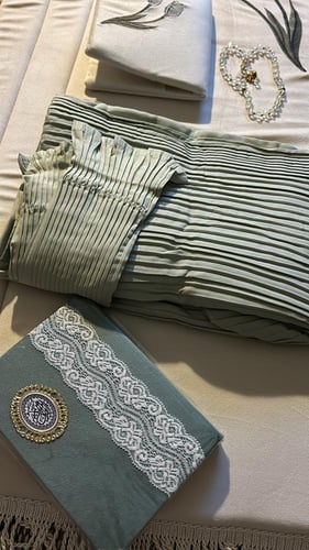 طقم صلاة توليب فخم بيج