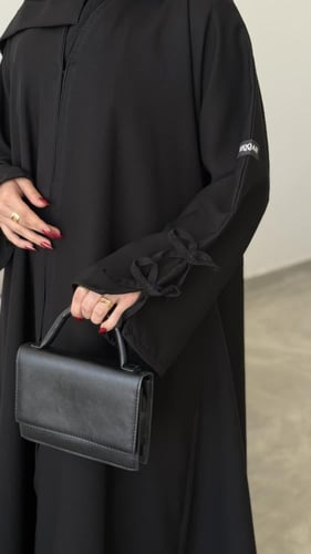 عباية فيونكه أسود