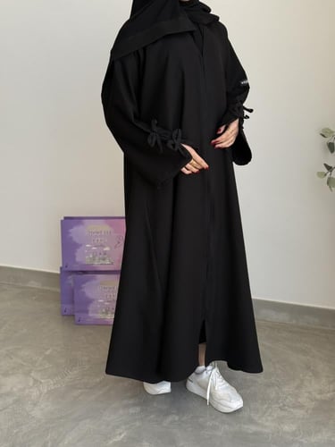 عباية فيونكه أسود