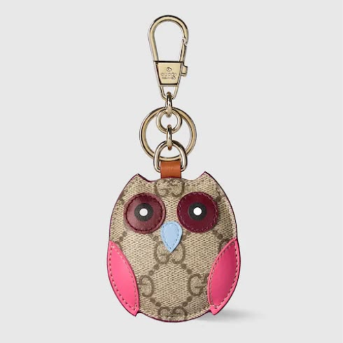 ميدالية / تعليقة غوتشي البومة بقماش GG Supreme (Gucci Owl GG Supreme Key Holder & Bag Charm)