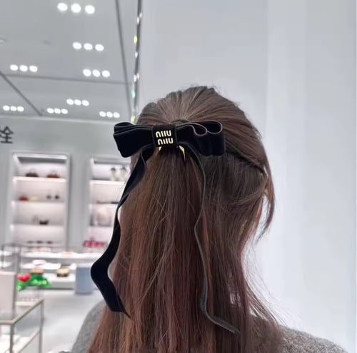 Miu miu clips