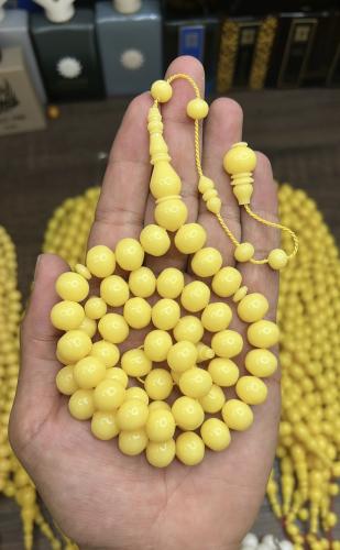 ضومنه صب جديد لون كريمي ذروي