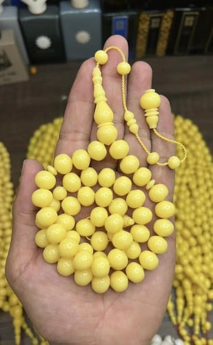 ضومنه صب جديد لون كريمي ذروي