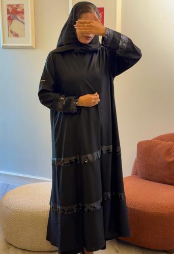 عبايه لينين سوداء مزينه بالكلفه الناعمه