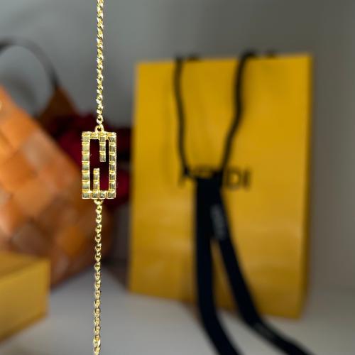 اسوارة ذهبيه من فندي