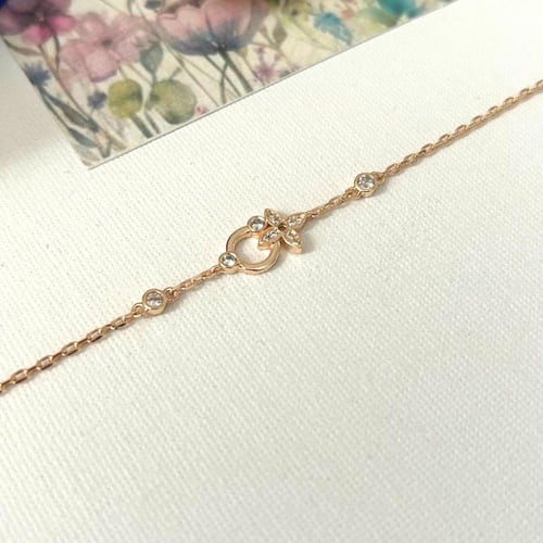 اسوارة من لويس فيتون