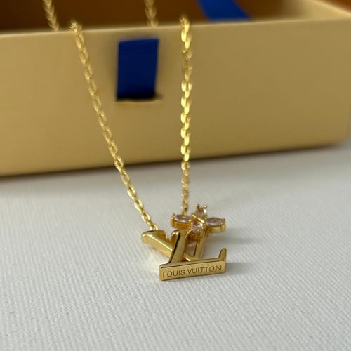 سلسال ذهبي من لويس فيتون