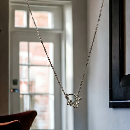 سلسال فضي من ديور