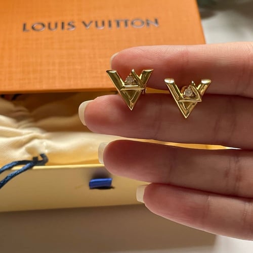 أقراط من لويس فيتون