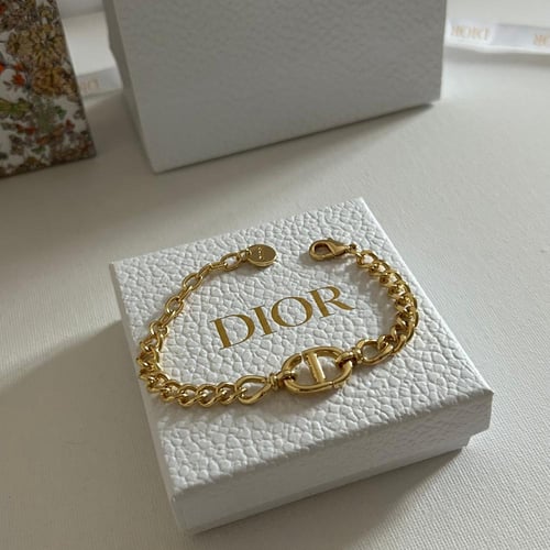 اسواره ذهبيه من ديور