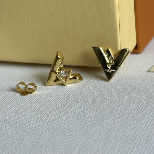 أقراط من لويس فيتون