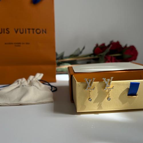 أقراط ذهبيه من لويس فيتون